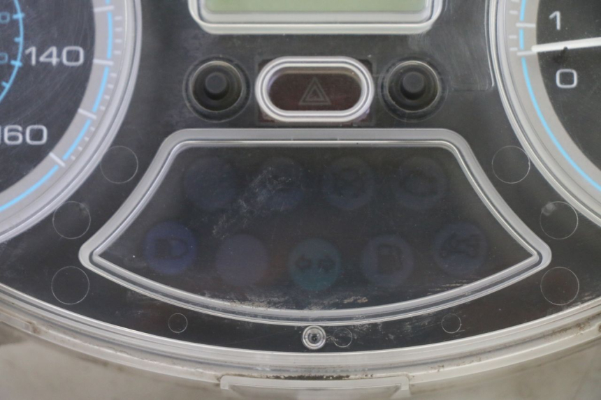 photo de TELLERSTAND PIAGGIO XEVO - X EVO 125 (2007 - 2017) - Andere kijkhoek