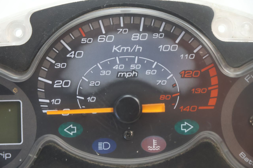 photo de TELLERSTAND YAMAHA YP MAJESTY 125 (2007 - 2010) - Zoom op gebruiksstaat