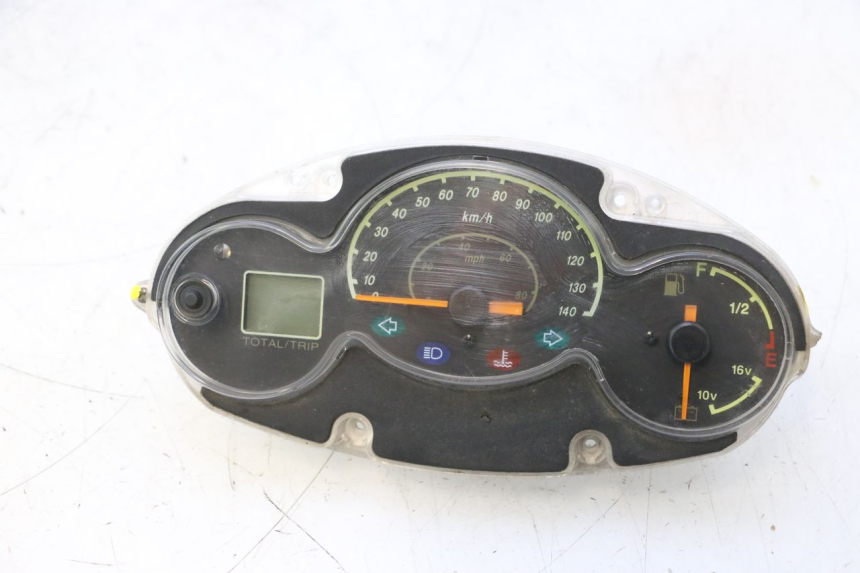 photo de TELLERSTAND YAMAHA YP MAJESTY 125 (2002 - 2006) - Hoofdaanzicht