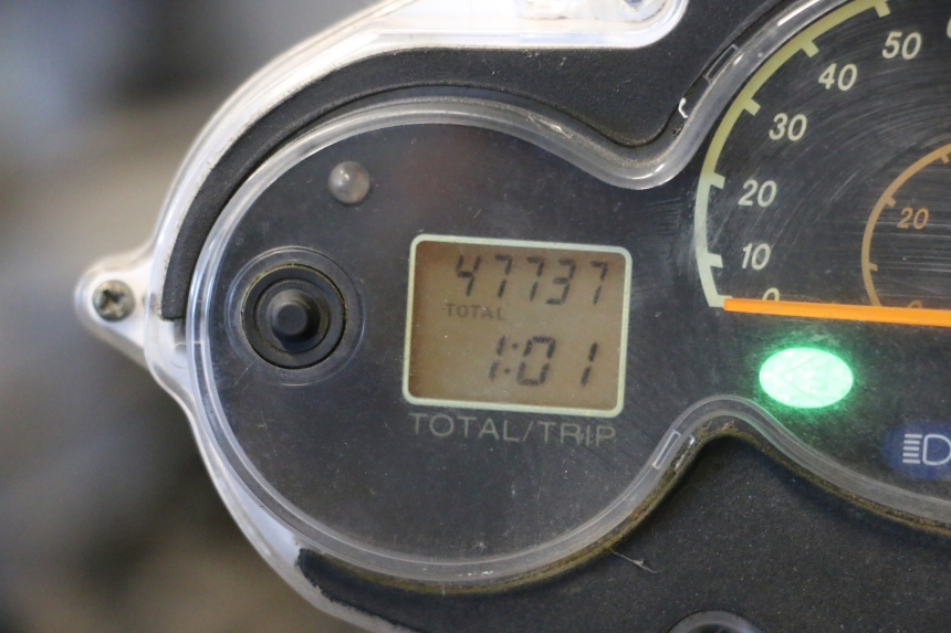 photo de TELLERSTAND YAMAHA YP MAJESTY 125 (2002 - 2006) - Zoom op gebruiksstaat