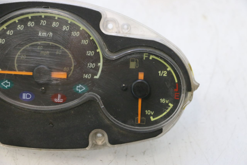 photo de TELLERSTAND YAMAHA YP MAJESTY 125 (2002 - 2006) - Hoofdaanzicht