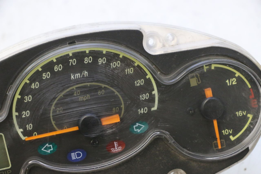 photo de TELLERSTAND YAMAHA YP MAJESTY 125 (2002 - 2006) - Andere kijkhoek