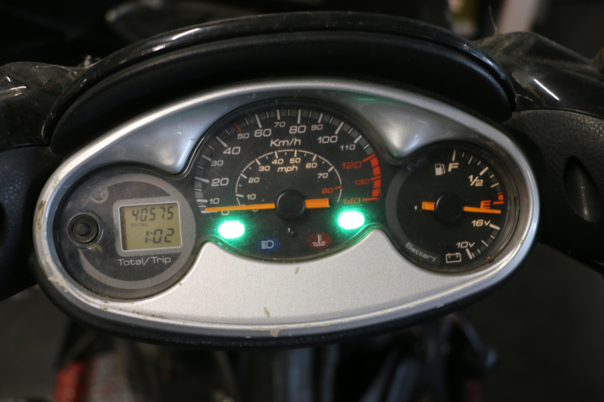 photo de TELLERSTAND YAMAHA YP MAJESTY 125 (2007 - 2010) - Detail van het onderdeel