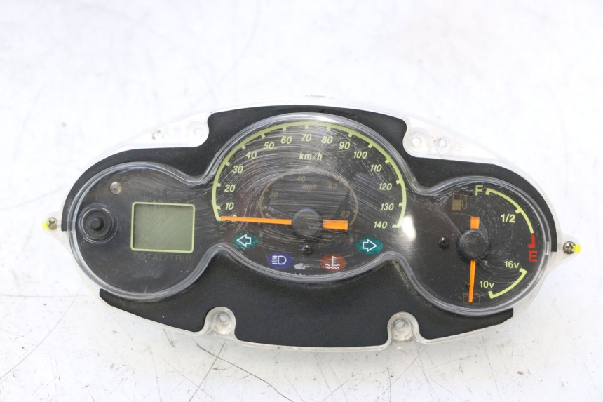 photo de TELLERSTAND YAMAHA YP MAJESTY 125 (2002 - 2006) - Hoofdaanzicht