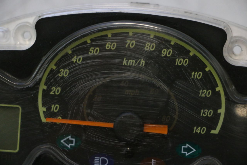 photo de TELLERSTAND YAMAHA YP MAJESTY 125 (2002 - 2006) - Kenmerkende details