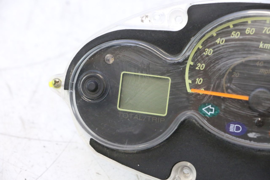 photo de TELLERSTAND YAMAHA YP MAJESTY 125 (2002 - 2006) - Detailaanzicht