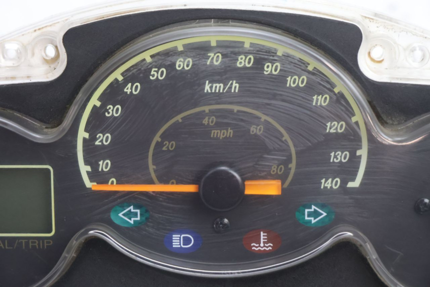 photo de TELLERSTAND YAMAHA YP MAJESTY 125 (2002 - 2006) - Zoom op gebruiksstaat