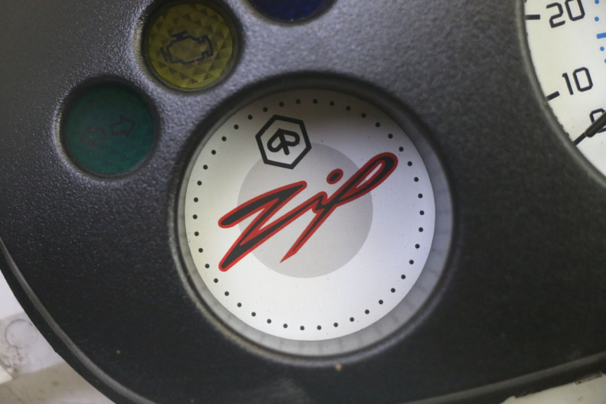 photo de TELLERSTAND PIAGGIO ZIP 4T 50 (2018 - 2020) - Zoom op gebruiksstaat