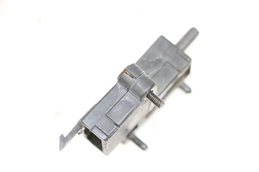 photo de KOPPELSCHAKELAAR KAWASAKI ZR 7 750 (1999 - 2004) - Andere kijkhoek