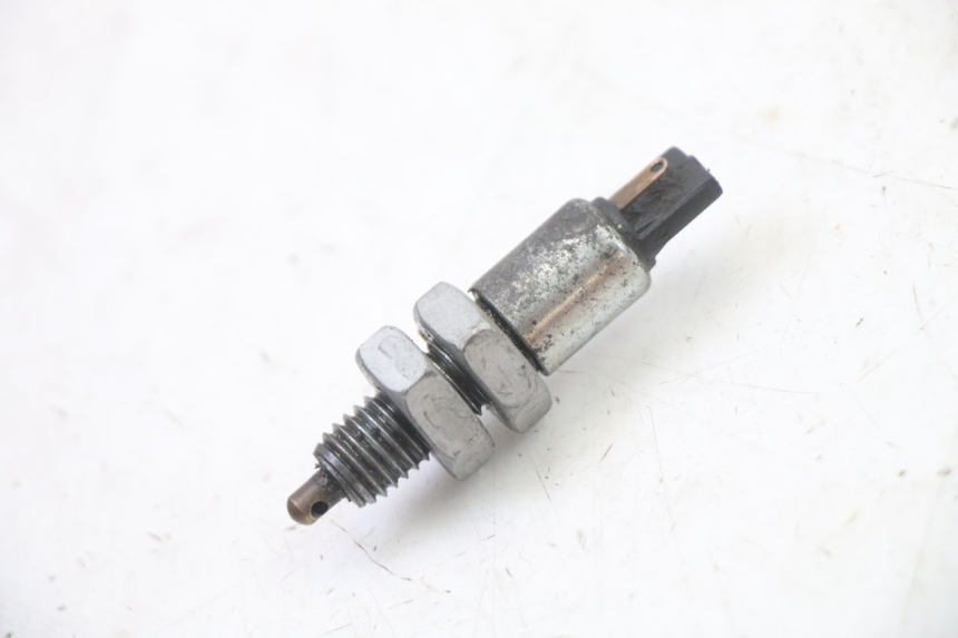 photo de ACHTERREMLICHTSCHAKELAAR APRILIA CLASSIC 125 (1995 - 2001) - Detail van het onderdeel