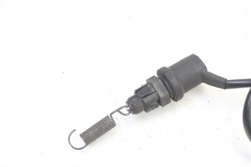 photo de ACHTERREMLICHTSCHAKELAAR YAMAHA FZ6 FAZER S2 600 (2007 - 2011) - Zoom op gebruiksstaat