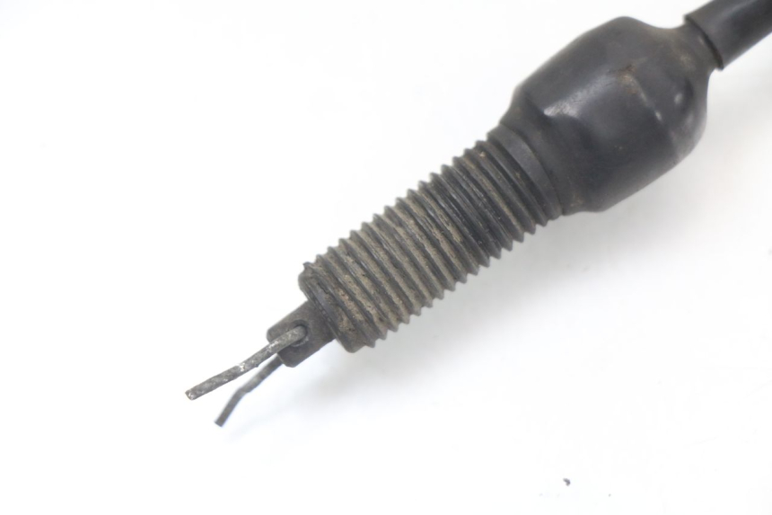 photo de ACHTERREMLICHTSCHAKELAAR SUZUKI GN 125 (1997 - 2000) - Detail van het onderdeel