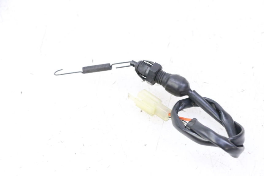 photo de ACHTERREMLICHTSCHAKELAAR SUZUKI GSR 750 (2011 - 2017) - Andere kijkhoek