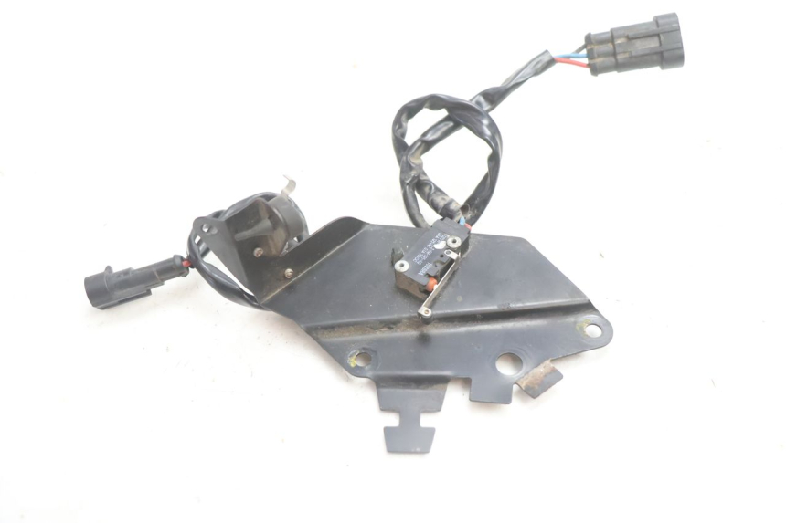 photo de ACHTERREMLICHTSCHAKELAAR CAN-AM SPYDER RS 1000 (2008 - 2012) - Detail van het onderdeel