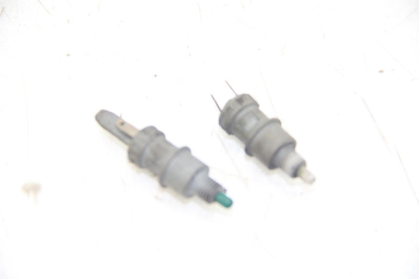 photo de STOPLICHTSCHAKELAAR MBK BOOSTER SPIRIT 50 (1999 - 2003) - Hoofdaanzicht