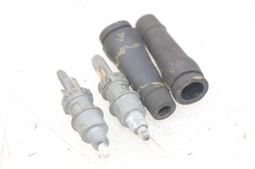 photo de STOPLICHTSCHAKELAAR PEUGEOT CITYSTAR 2T 50 (2018 - 2021) - Detail van het onderdeel