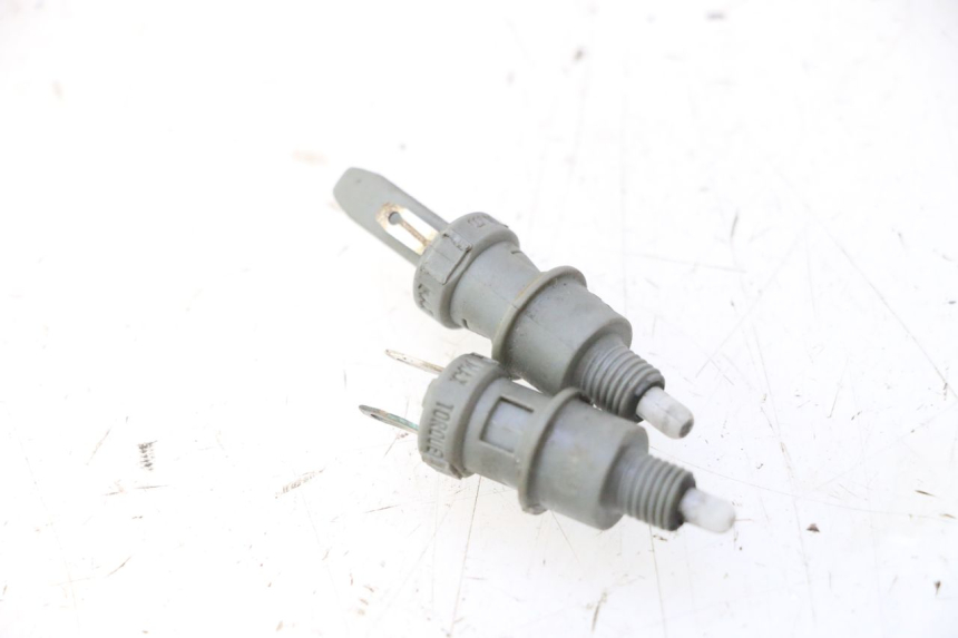 photo de STOPLICHTSCHAKELAAR PEUGEOT CITYSTAR 2T 50 (2018 - 2021) - Detail van het onderdeel