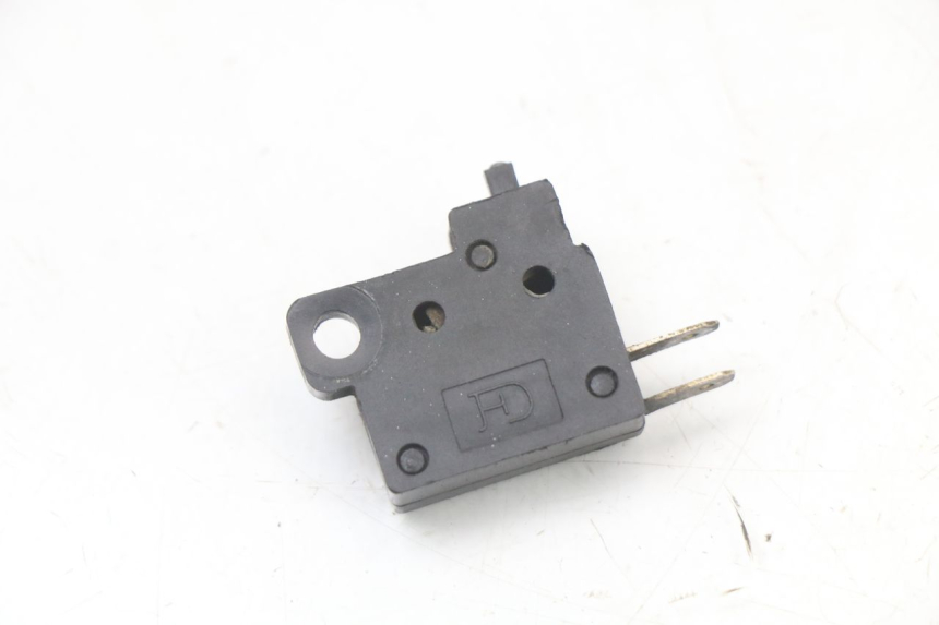 photo de RECHTS REMLICHTSCHAKELAAR KYMCO AGILITY RS 4T 50 (2009 - 2013) - Zoom op gebruiksstaat