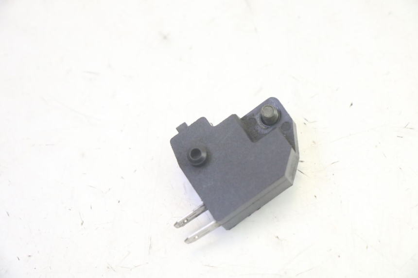 photo de RECHTS REMLICHTSCHAKELAAR SYM CROX 4T 50 (2016 - 2023) - Zoom op gebruiksstaat