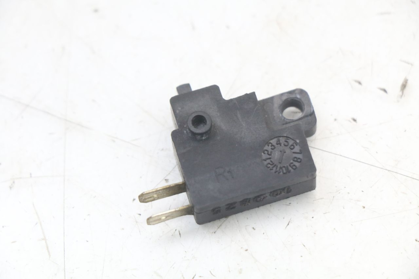 photo de RECHTS REMLICHTSCHAKELAAR SYM MIO 50 (2011 - 2017) - Zoom op gebruiksstaat