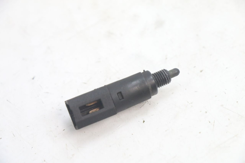 photo de RECHTS REMLICHTSCHAKELAAR PIAGGIO MP3 125 (2006 - 2014) - Detail van het onderdeel