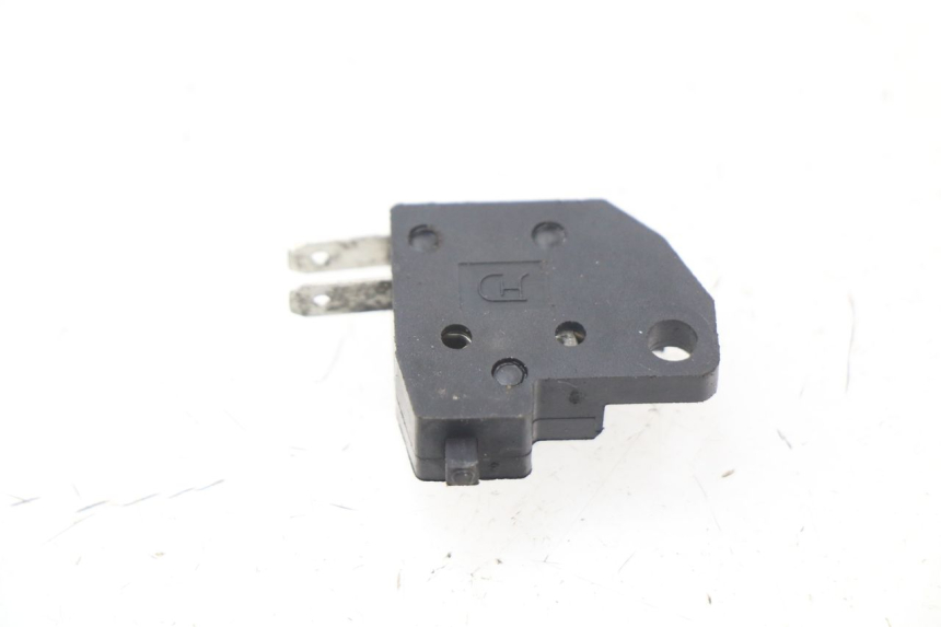 photo de RECHTS REMLICHTSCHAKELAAR SYM ORBIT 2 4T 50 (2018 - 2022) - Zoom op gebruiksstaat