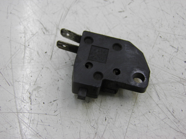 photo de RECHTS REMLICHTSCHAKELAAR SUZUKI TU X TUX VOLTY 125 (1999 - 2001) - Detail van het onderdeel