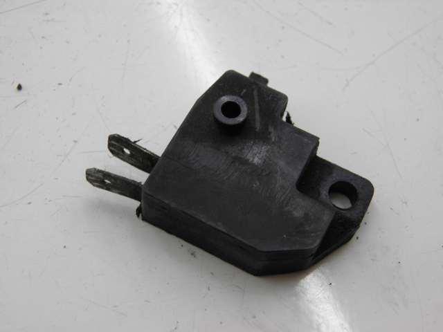 photo de RECHTS REMLICHTSCHAKELAAR YAMAHA FZS FAZER 600 (1998 - 2001) - Detail van het onderdeel