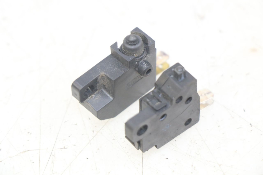 photo de STOPLICHTSCHAKELAAR YAMAHA D'ELIGHT DELIGHT 125 (2017 - 2020) - Detail van het onderdeel