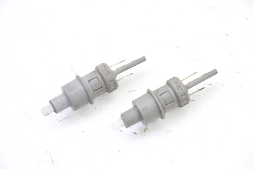 photo de STOPLICHTSCHAKELAAR PEUGEOT ELYSEO 125 (1999 - 2004) - Hoofdaanzicht