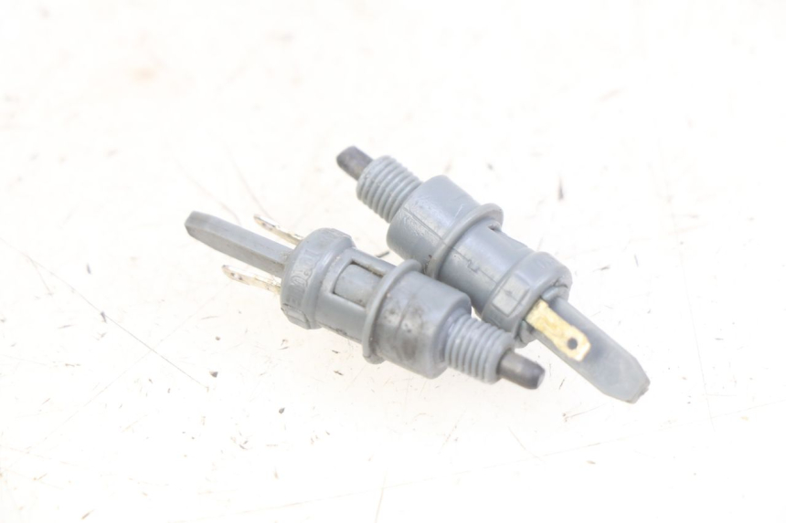 photo de STOPLICHTSCHAKELAAR PIAGGIO FLY 2T 50 (2004 - 2017) - Hoofdaanzicht