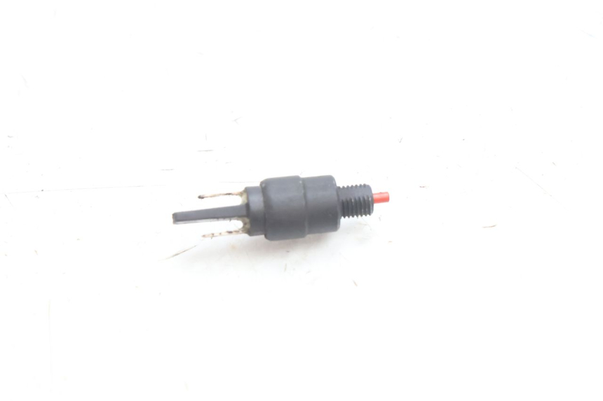 photo de STOPLICHTSCHAKELAAR PIAGGIO FLY 2T 50 (2004 - 2017) - Detail van het onderdeel
