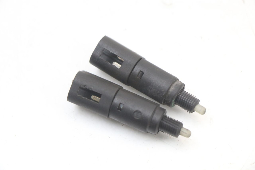 photo de STOPLICHTSCHAKELAAR PIAGGIO LIBERTY 4T 50 (2004 - 2008) - Zoom op gebruiksstaat