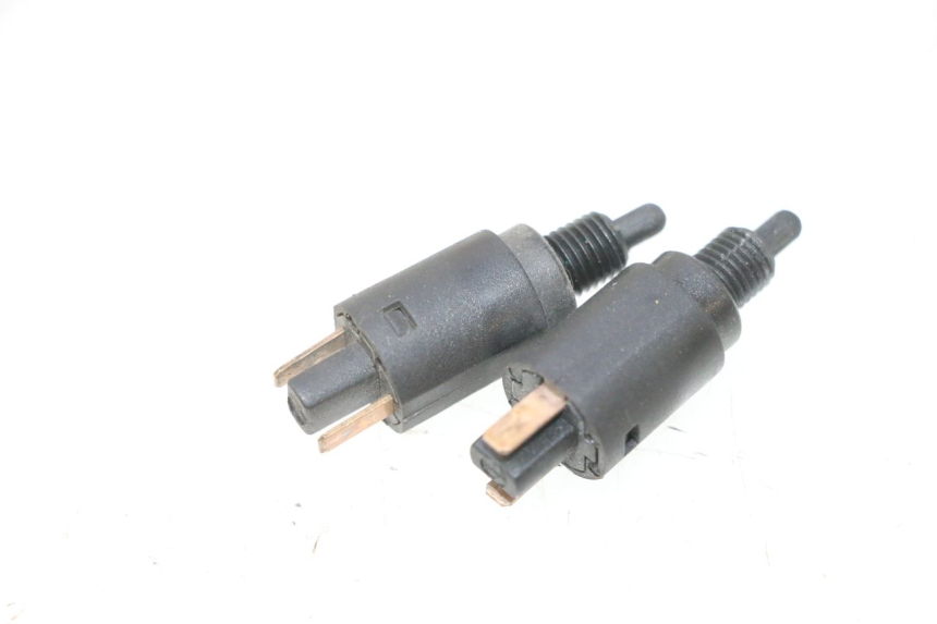photo de STOPLICHTSCHAKELAAR PIAGGIO LIBERTY IGET 4T 50 (2015 - 2020) - Detail van het onderdeel