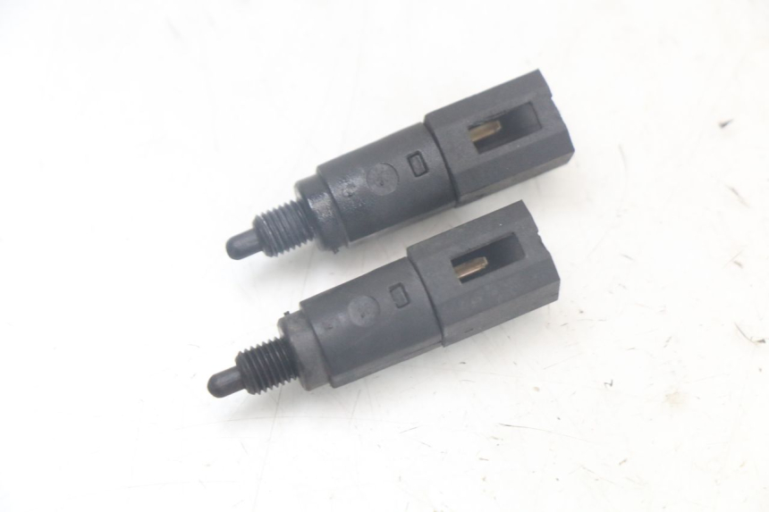 photo de STOPLICHTSCHAKELAAR PIAGGIO LIBERTY 125 (2009 - 2013) - Hoofdaanzicht