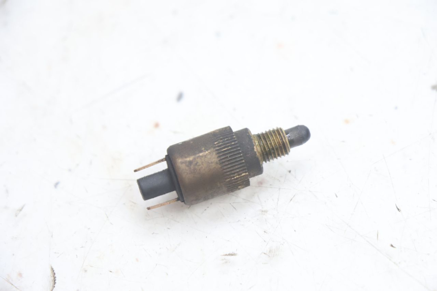 photo de STOPLICHTSCHAKELAAR PIAGGIO LIBERTY 50 (1998 - 2003) - Detail van het onderdeel
