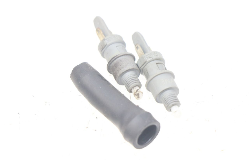 photo de STOPLICHTSCHAKELAAR PEUGEOT LUDIX 50 (2005 - 2007) - Detail van het onderdeel