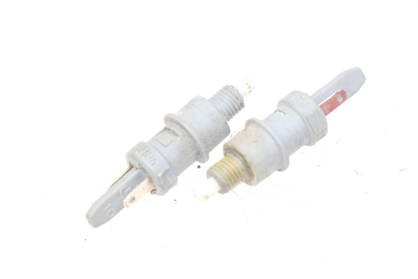 photo de STOPLICHTSCHAKELAAR PEUGEOT LUDIX 50 (2008 - 2017) - Detail van het onderdeel