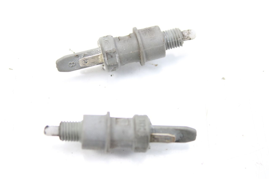 photo de STOPLICHTSCHAKELAAR PEUGEOT LUDIX 50 (2008 - 2017) - Detail van het onderdeel