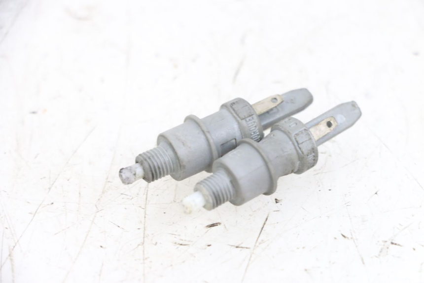 photo de STOPLICHTSCHAKELAAR PEUGEOT LUDIX 50 (2008 - 2017) - Zoom op gebruiksstaat