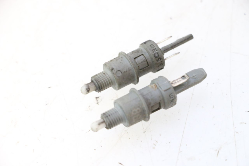 photo de STOPLICHTSCHAKELAAR PEUGEOT LUDIX ONE 50 (2004 - 2006) - Hoofdaanzicht