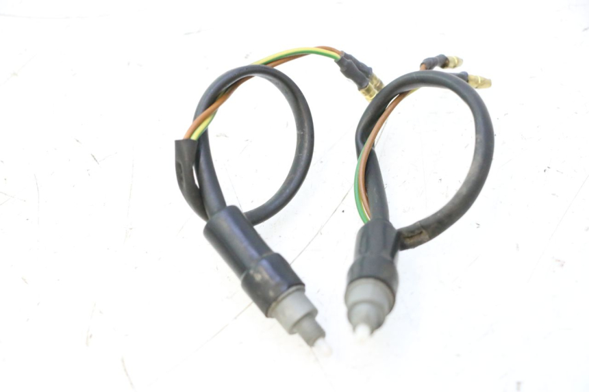 photo de STOPLICHTSCHAKELAAR MBK MACH G AC 50 (2002 - 2014) - Detail van het onderdeel