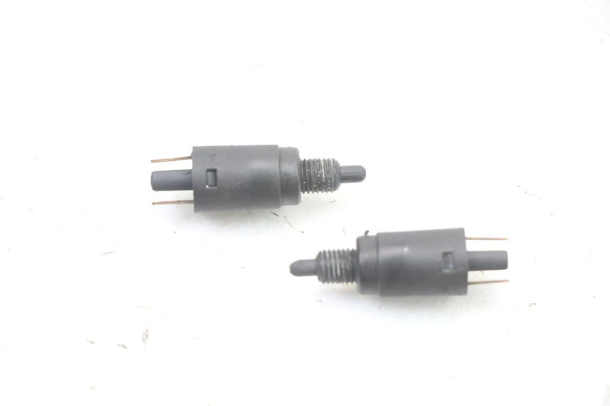 photo de STOPLICHTSCHAKELAAR MBK BOOSTER NEXT GENERATION 50 (1995 - 1998) - Zoom op gebruiksstaat