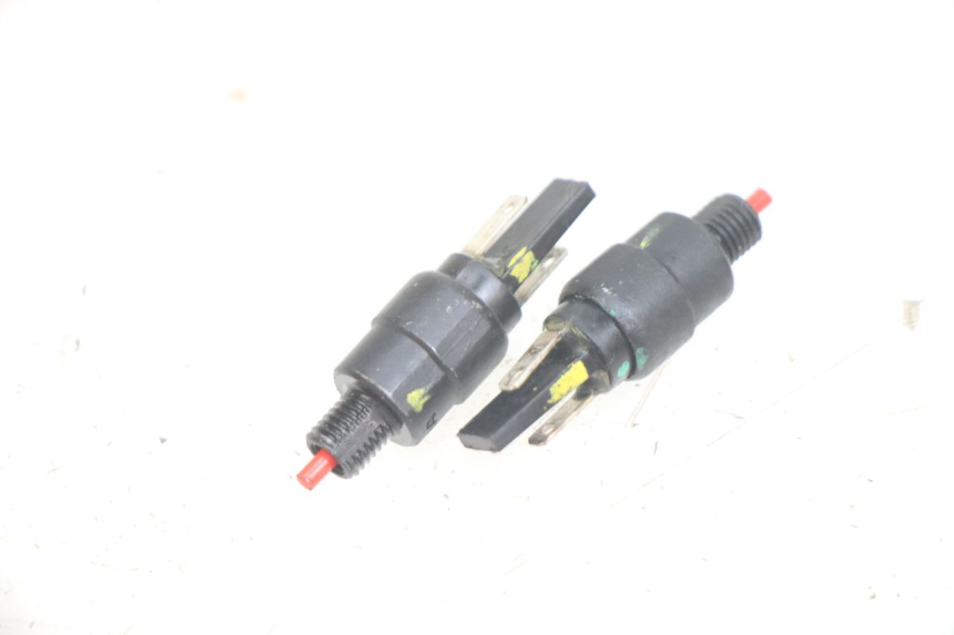 photo de STOPLICHTSCHAKELAAR PIAGGIO MEDLEY 125 (2016 - 2023) - Detail van het onderdeel