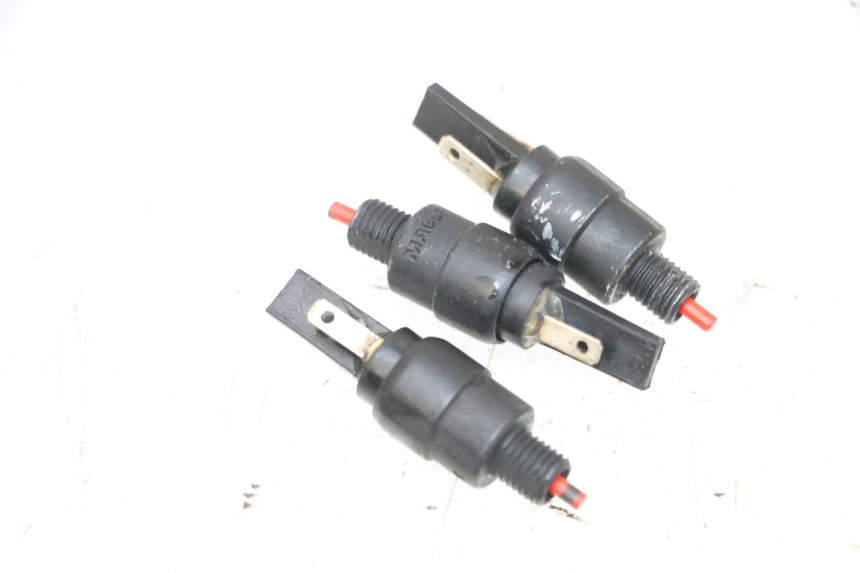 photo de STOPLICHTSCHAKELAAR PIAGGIO MP3 HPE 300 (2019 - 2026) - Detail van het onderdeel