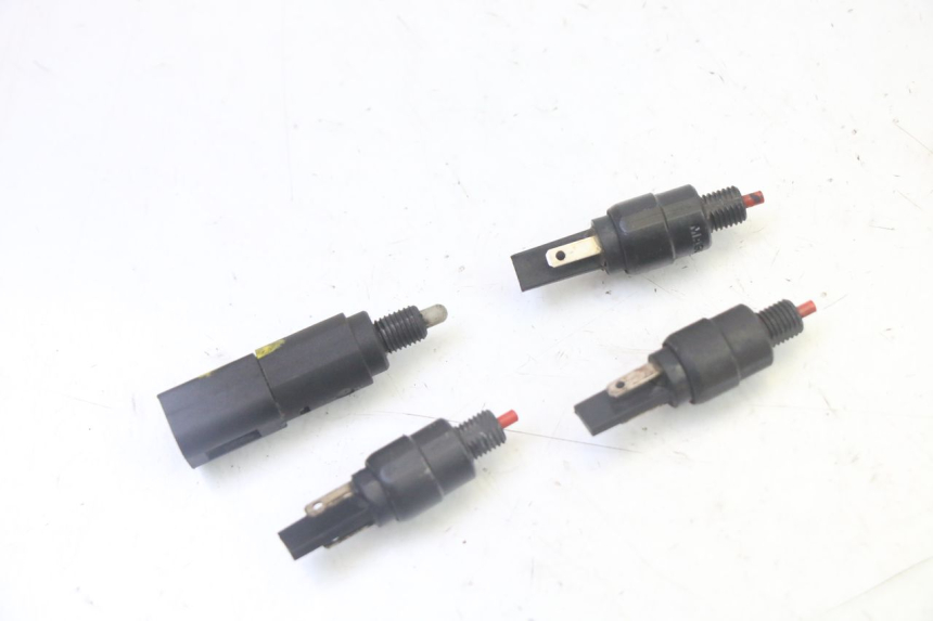 photo de STOPLICHTSCHAKELAAR PIAGGIO MP3 LT 300 (2010 - 2016) - Zoom op gebruiksstaat