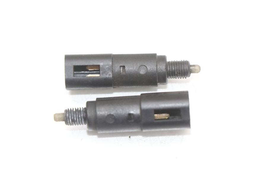 photo de STOPLICHTSCHAKELAAR PIAGGIO MP3 125 (2006 - 2014) - Hoofdaanzicht