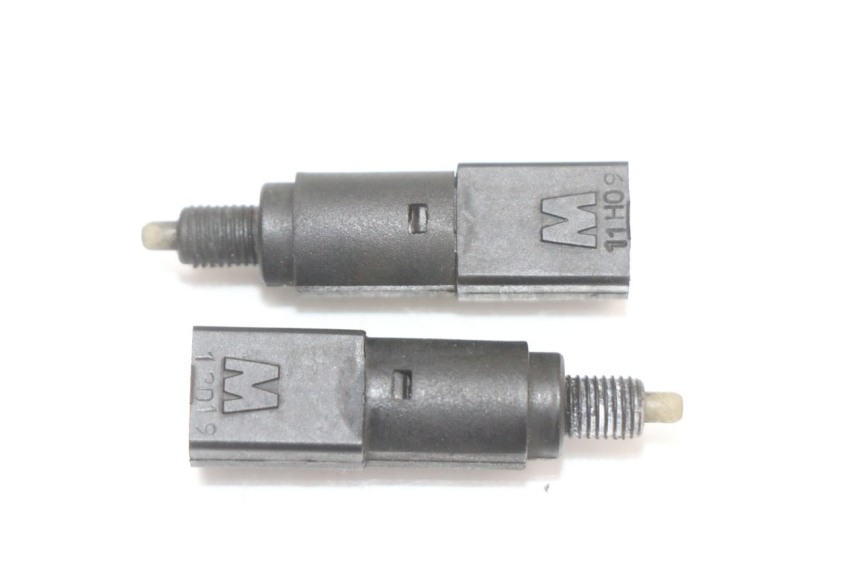 photo de STOPLICHTSCHAKELAAR PIAGGIO MP3 125 (2006 - 2014) - Detail van het onderdeel