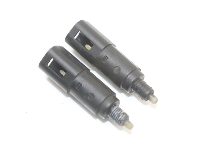 photo de STOPLICHTSCHAKELAAR PIAGGIO MP3 125 (2006 - 2014) - Zoom op gebruiksstaat