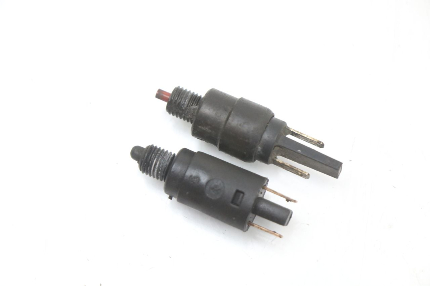 photo de STOPLICHTSCHAKELAAR PIAGGIO MP3 500 (2011 - 2015) - Detail van het onderdeel
